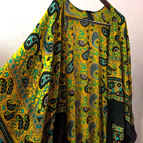 Steve Madden Indian Paisley Shawn Gown Cape - Picture 8 of 16